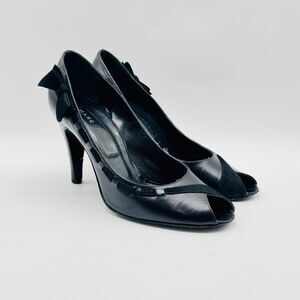 Marc Jacobs Shoes Womens 7.5 Black Velvet Patent Leather Heels Bow Peep Toe Pump